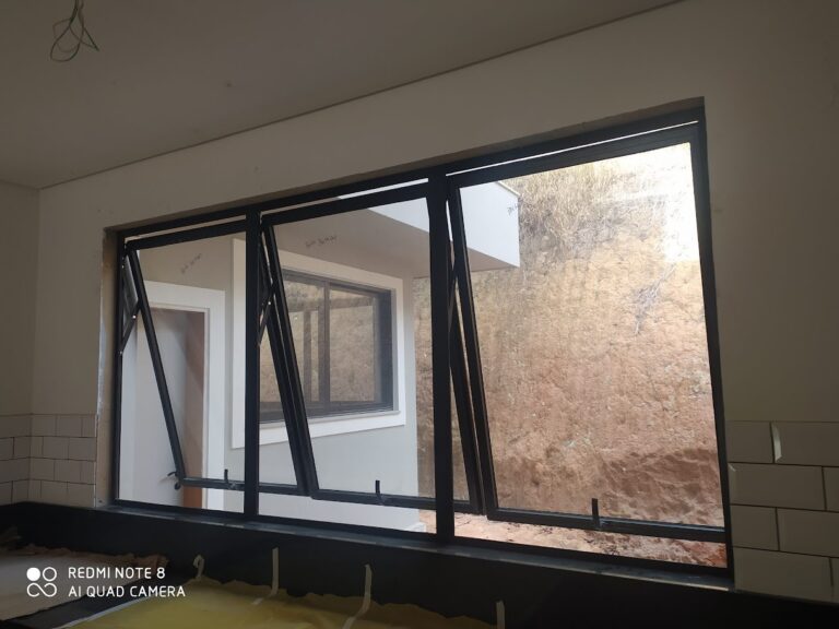 Esquadria de PVC 33a