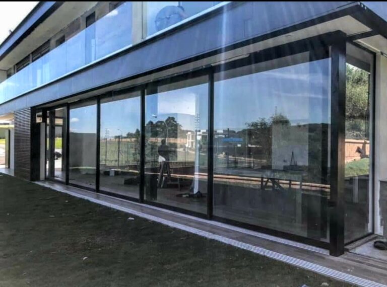 Esquadria de PVC 55c