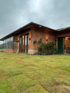 Esquadria de PVC 39 - Amadeirado 400