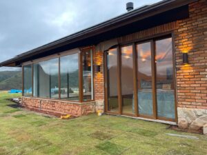 Esquadria de PVC 39 - Amadeirado 400